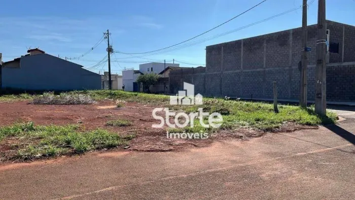 Terreno comercial de esquina à venda, 692,12m² por R$ 420.000 - Jardim Sucupira - Uberlând