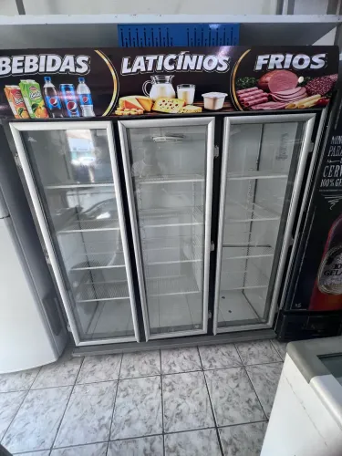 Expositor de bebidas 3 portas KLIMA