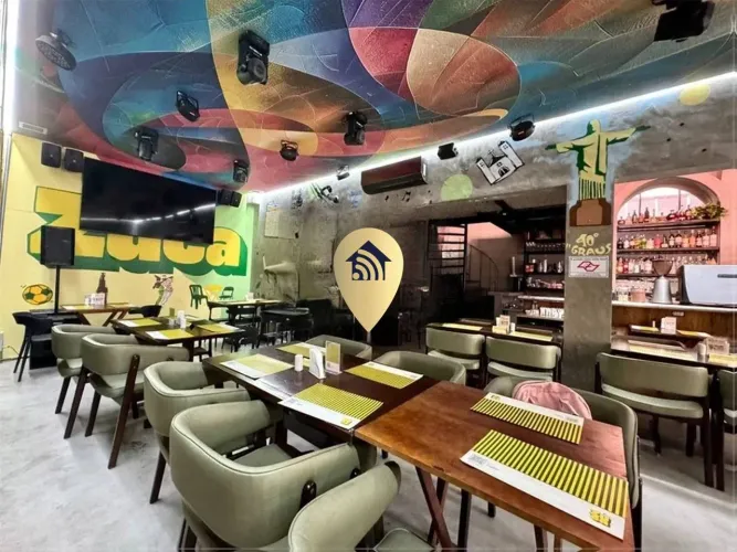 Loja Comercial à Venda ou Para Alugar em Pinheiros 584m² 1 Quarto 4 Banheiros