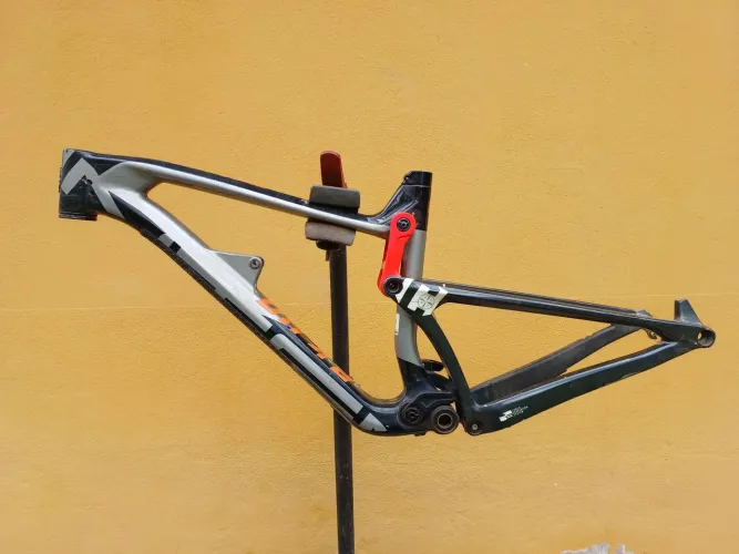 QUADRO INTENSE CARBINE PRO CARBONO 29