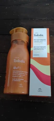 Kit Natura Tododia Creme Corporal 400ml + Body Splash Flor de Gengibre e Tangerina 200ml