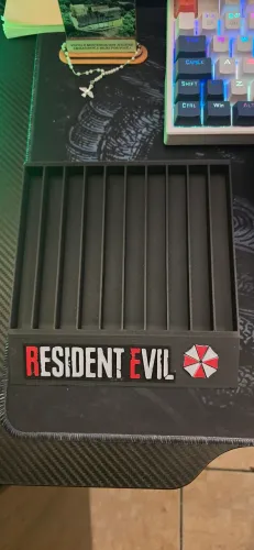 Suporte Porta Jogos Resident Evil Umbrella Corp - PS4 / PS5 / Xbox (Impressão 3D)
