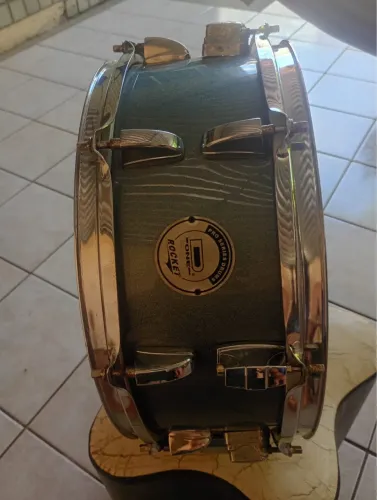 Caixa bateria rocket 14x6