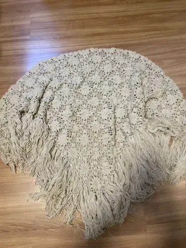 Poncho de lã feito a mão