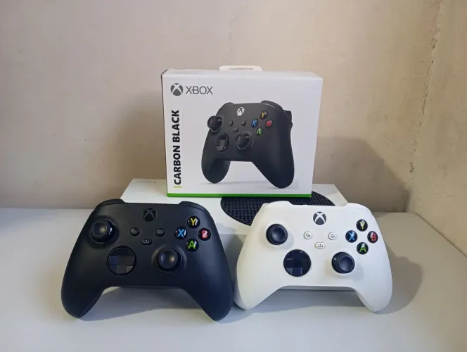 Xbox Series S 2 controles 