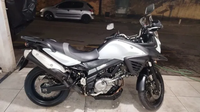 MOTO SUZUKI V-STROM 650