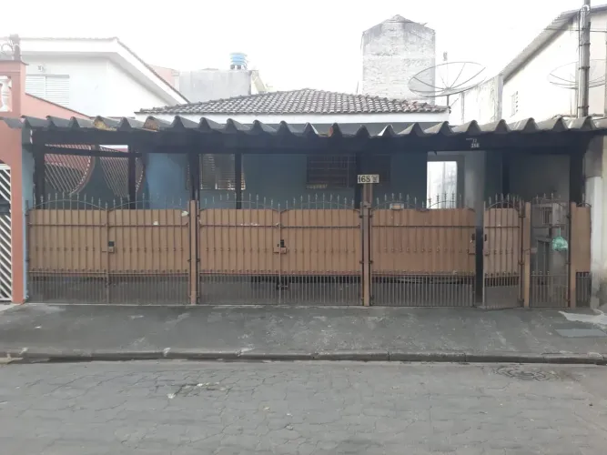Casa para venda tem 263 metros quadrados com 3 quartos