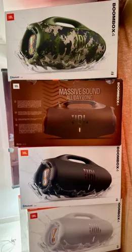 Boombox 4 lacrada com nota
