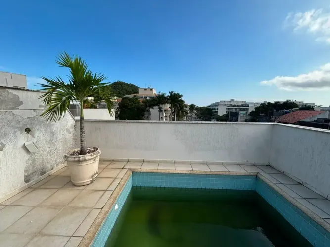 BS IMOBILIÁRIA ALUGA  Viva o privilégio de morar em uma exclusiva cobertura duplex em Itac