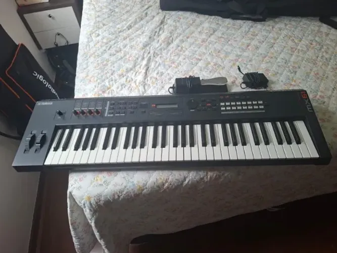 TECLADO YAMAHA MX61