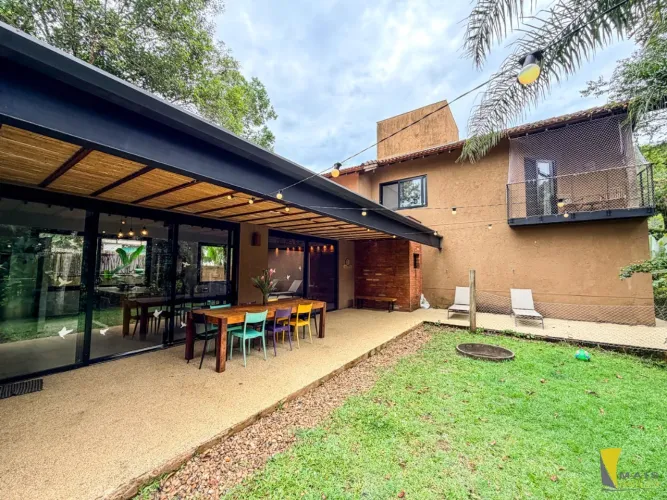 Casa de Alto Padrão em uma das Melhores Ruas do Condomínio, lado par