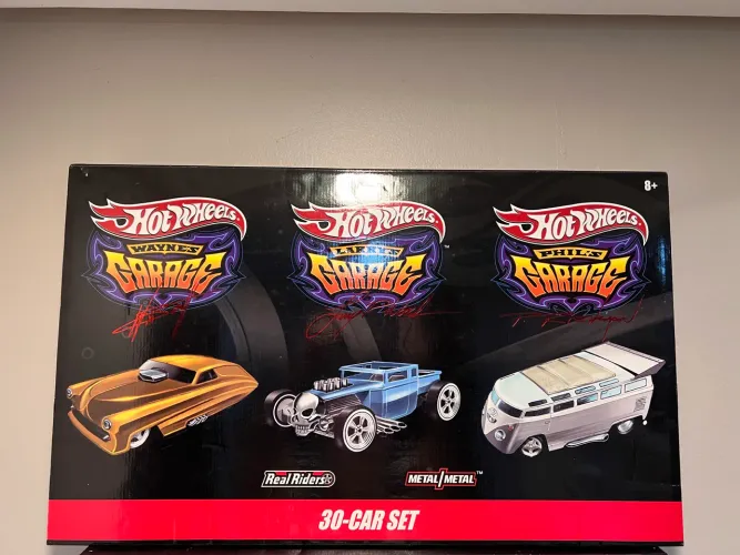 HOT WHEELS GARAGE - 30 CAR SET R1788