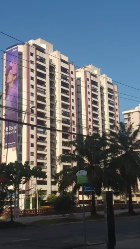 Alugo Apto Com Suítes, Andar Alto, Mobiliado na Doca