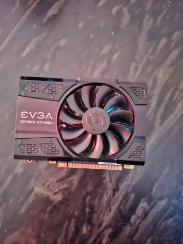 Placa de Vídeo EVGA GTX 1050 Ti 4GB - Excelente Estado