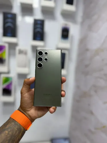 SAMSUNG S23 ULTRA  256GB PIXEL NA TELA ?2.599