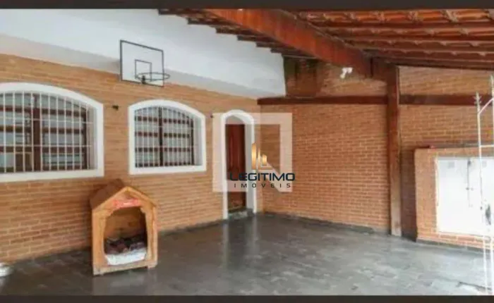Casa para locação próxima ao Jaguaré com 3 dormitórios, suíte, piscina, churrasqueira e 2 