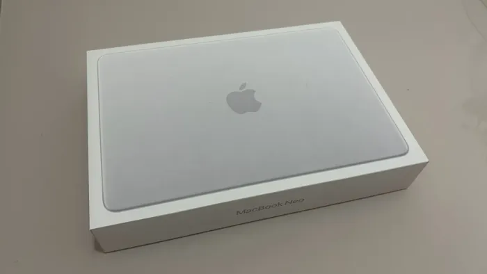 MacBook Neo 256GB Prateado novo lacrado
