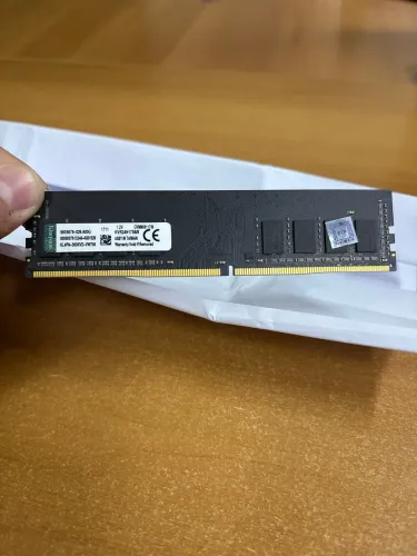 Memória ddr4 8GB MARCA: KINGSTON