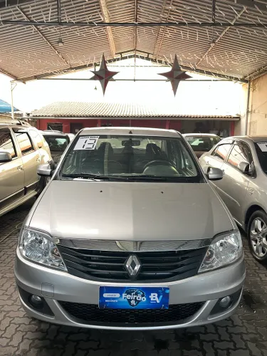Renault Logan Expression Hi-flex 1.6 8V 4P 2013