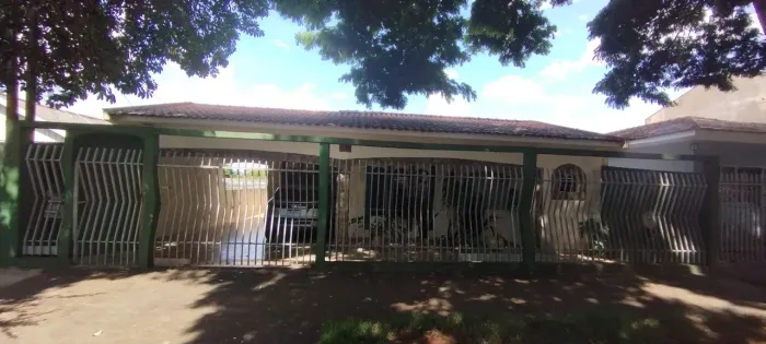 Vende terreno 450m2, com 2 casas Jardim Alvorada , R$ 550.000,00