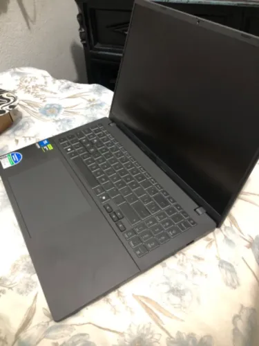 Notebook Asus Gaming v16 RTX 5050,Core 5 210h,16 gb Ram NOVO NA GARANTIA, LEIA A DESCRIÇÃO