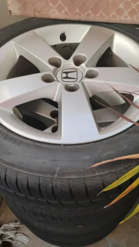 Vende-se rodas aro 16 no New Civic com pneus meia vida