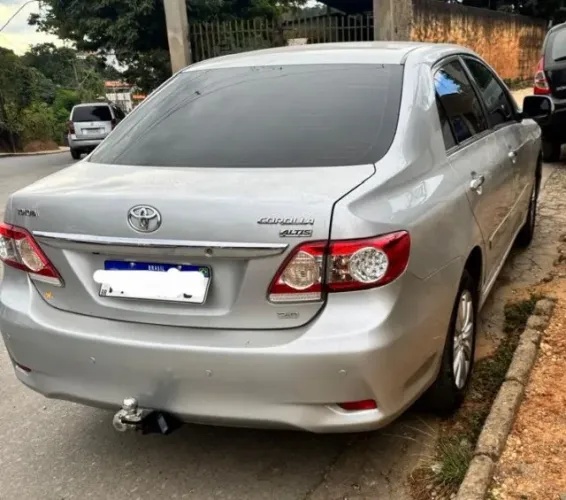 Toyota Corolla Altis 2.0 Flex 16V Aut. 2012