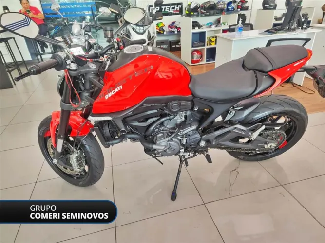 DUCATI MONSTER 937