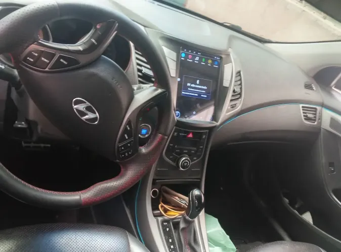 Hyundai Elantra GLS 2.0 16V Flex Aut. 2015