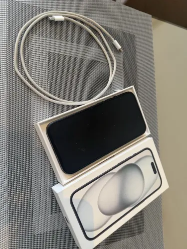 iPhone 15 256GB Preto