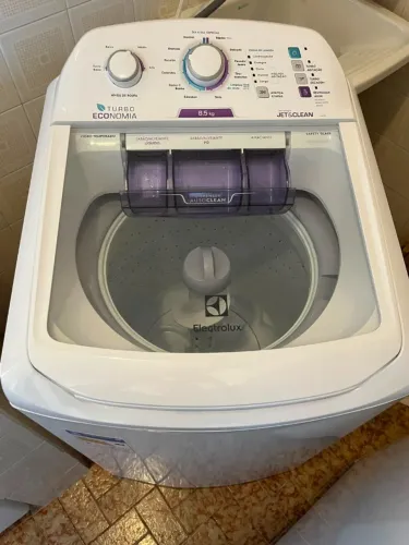 Máquina de Lavar Electrolux 8,5kg Branca Semi nova