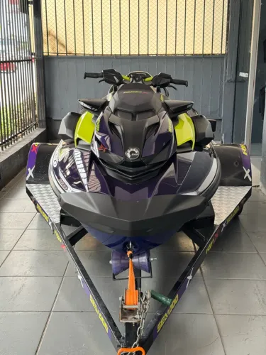 Jet ski