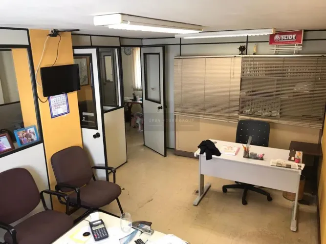 Open House VENDE sala comercial no Centro de Niterói com divisórias