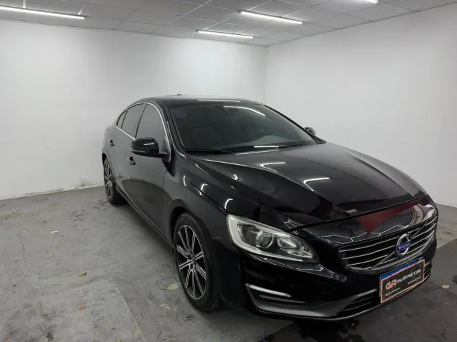 Volvo S60 T-5 Momentum 2.0 245cv 4P 2015