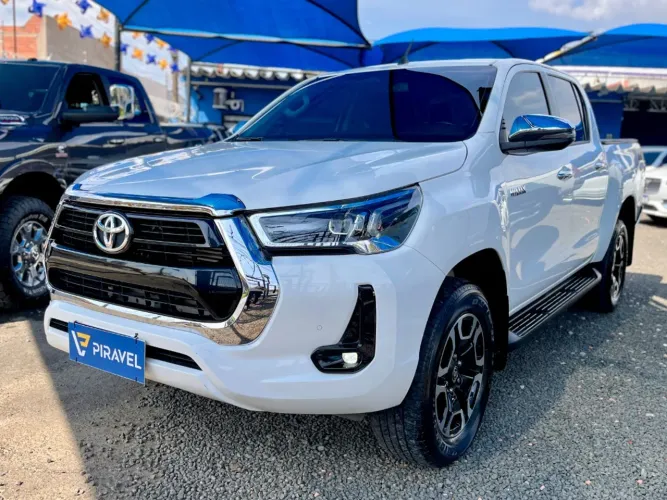 Toyota Hilux CD SRV 4X4 2.8 TDI Diesel Aut. 2025