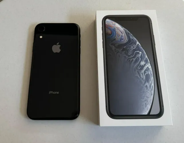 Vende se iPhone XR preto 128 gigas em perfeito estado de funcionamento