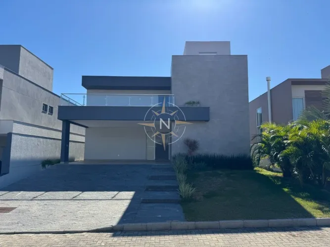 Casa em Condomínio Fechado com 04 suítes - Praia dos Ingleses