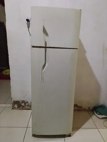 Geladeira para conserto