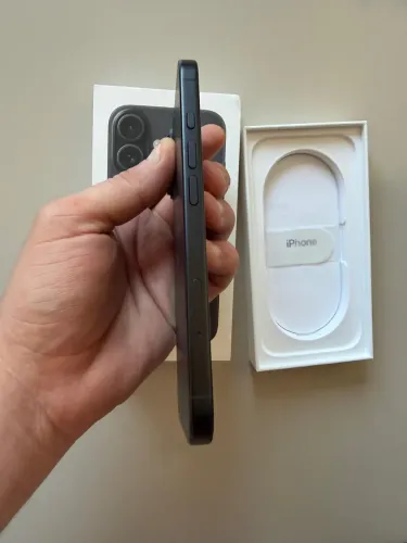 iPhone 16 black (256g)