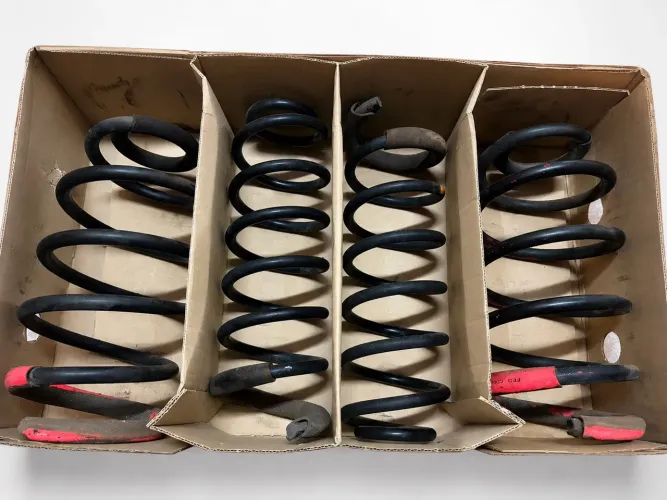 Kit 4 Molas Esportivas veículo Golf Ano 2000 A 2014 Red Coil
