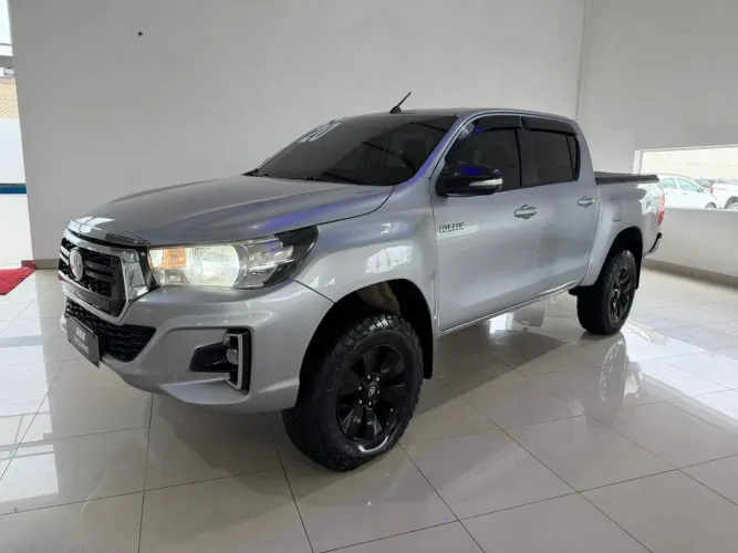 Toyota Hilux CD SR 4X4 2.8 TDI Diesel Aut. 2020