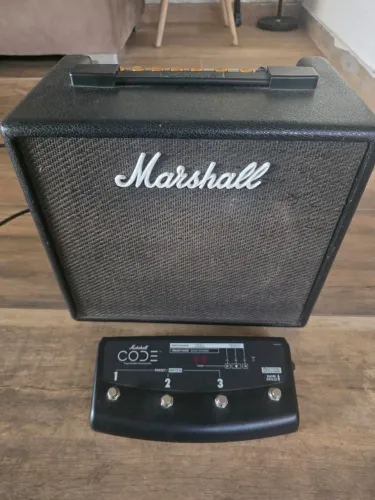 Amplificador de guitarra Marshall Code-25 + Foot Switch