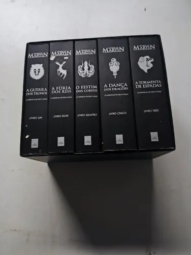 Livro Box As Crônicas De Gelo E Fogo - Usado