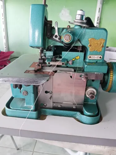 Máquina Overloque Industrial GN1-6D - Excelente Estado