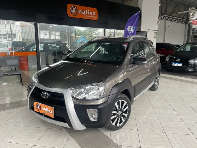 Toyota Etios Cross 1.5 Flex 16V 5P Aut. 2017