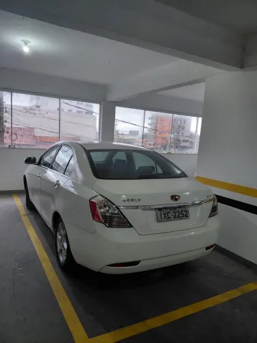 Geely EC7 1.8 16V 130cv 4P Mec. 2014
