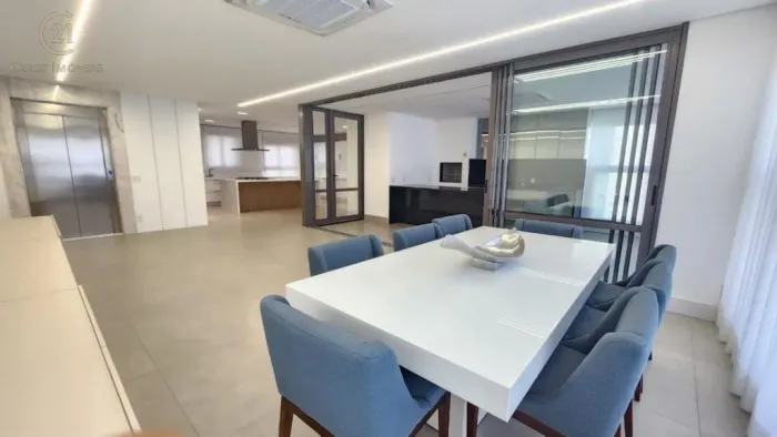 Apartamento à venda em Londrina, Santa Rosa, com 3 suítes, com 207 m², Epic