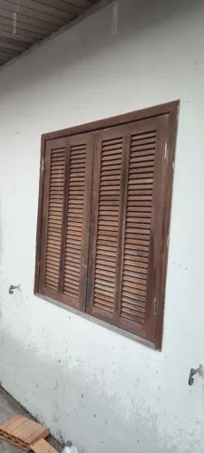 Vendo janela de itauba