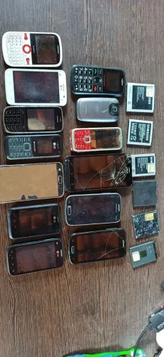 Lote de 14 celulares Para Conserto ou Estoque de Peças