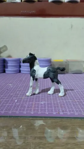 Cavalos de brinquedo - potro clydesdale em impressão 3d
